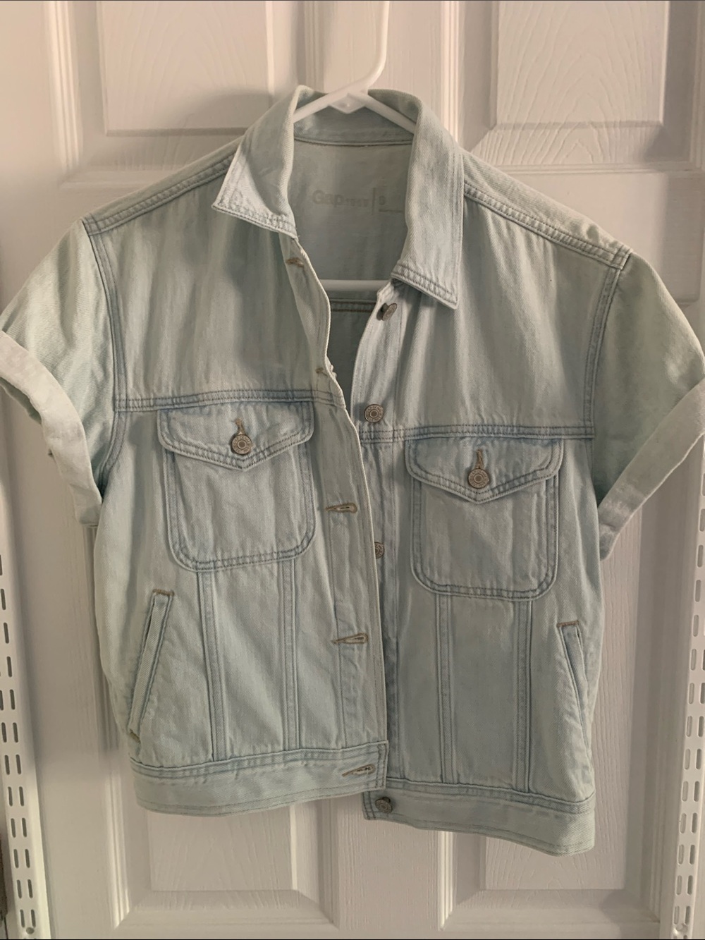 Gap women’s denim jacket
